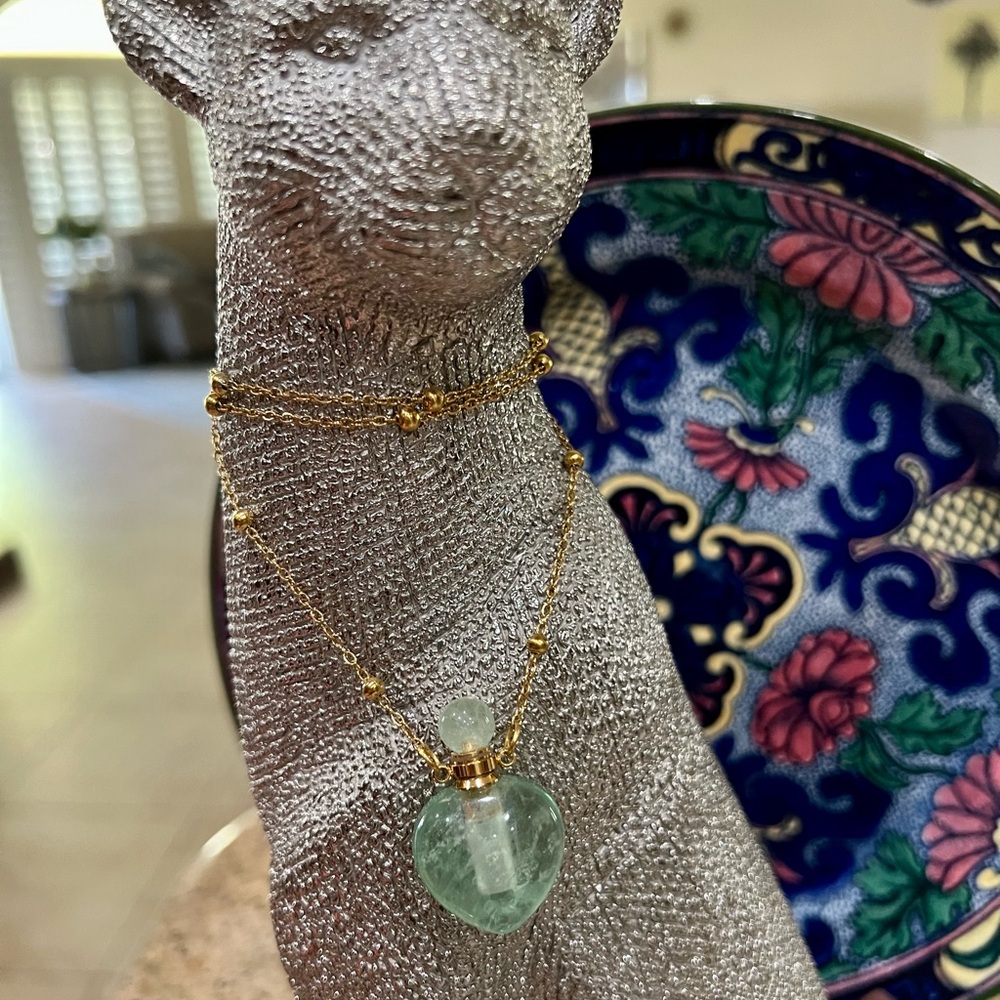 🌟🌟🌟Green Quartz Necklace with Perfume Holder
